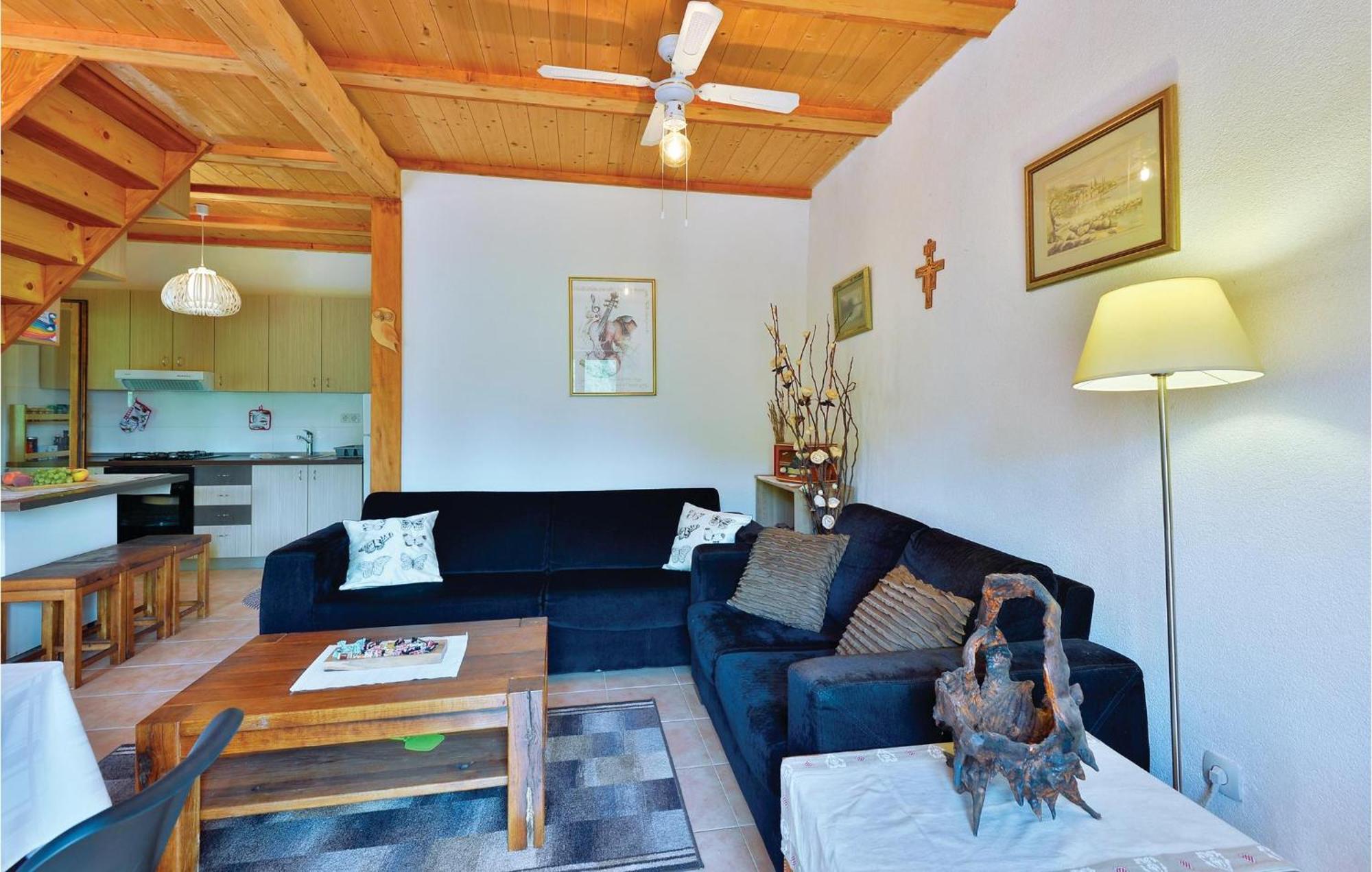 2 Bedroom Gorgeous Home In Trstenik Puscanski Dış mekan fotoğraf