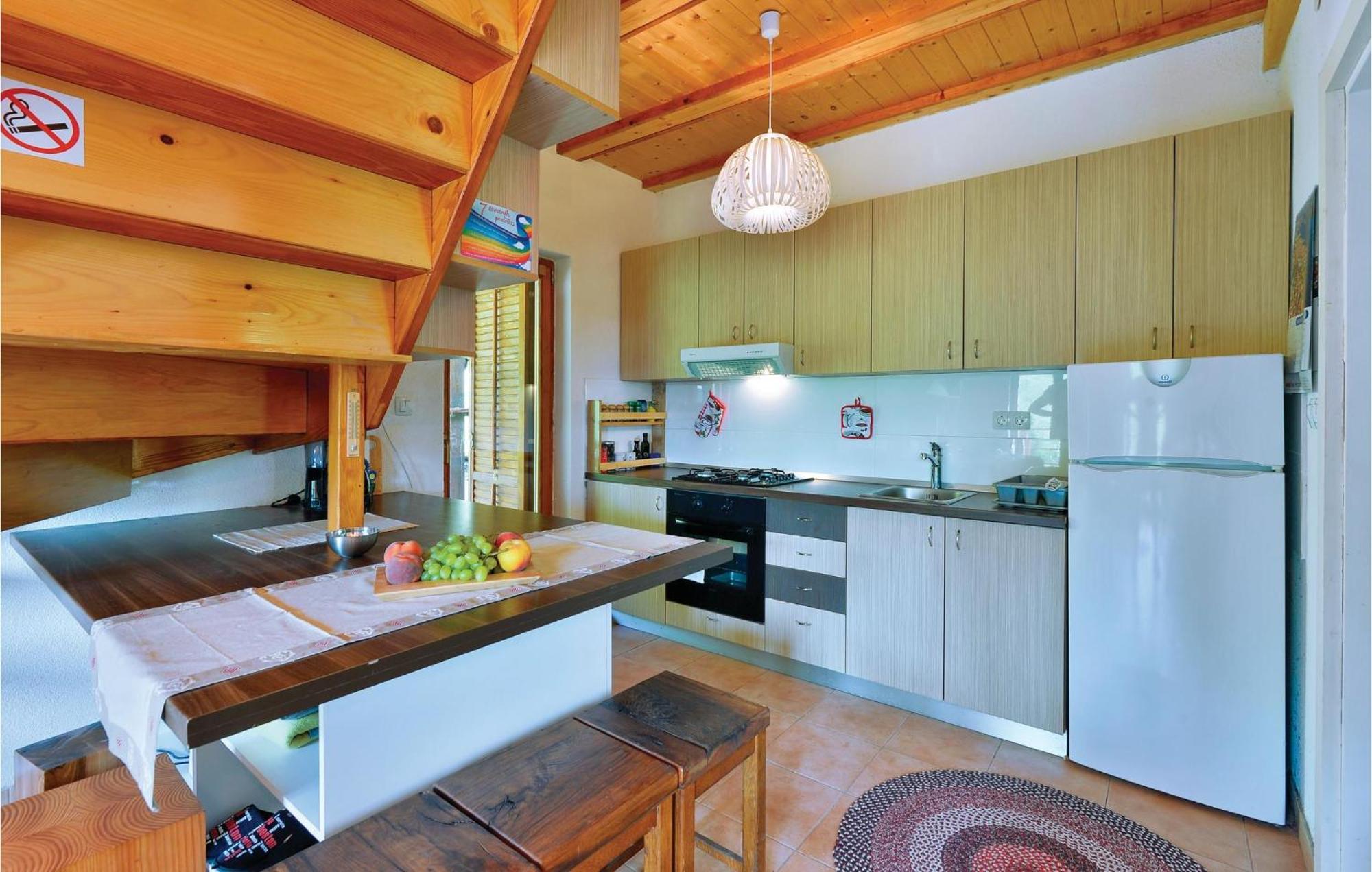 2 Bedroom Gorgeous Home In Trstenik Puscanski Dış mekan fotoğraf