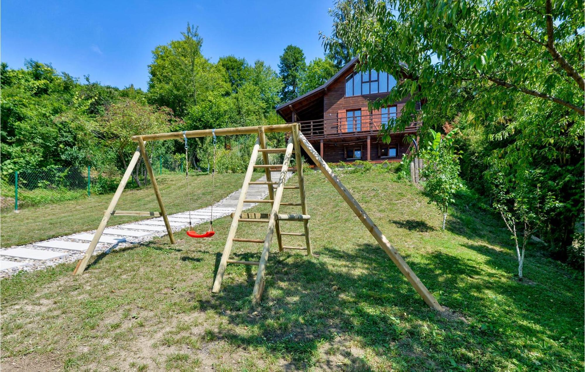 2 Bedroom Gorgeous Home In Trstenik Puscanski Dış mekan fotoğraf